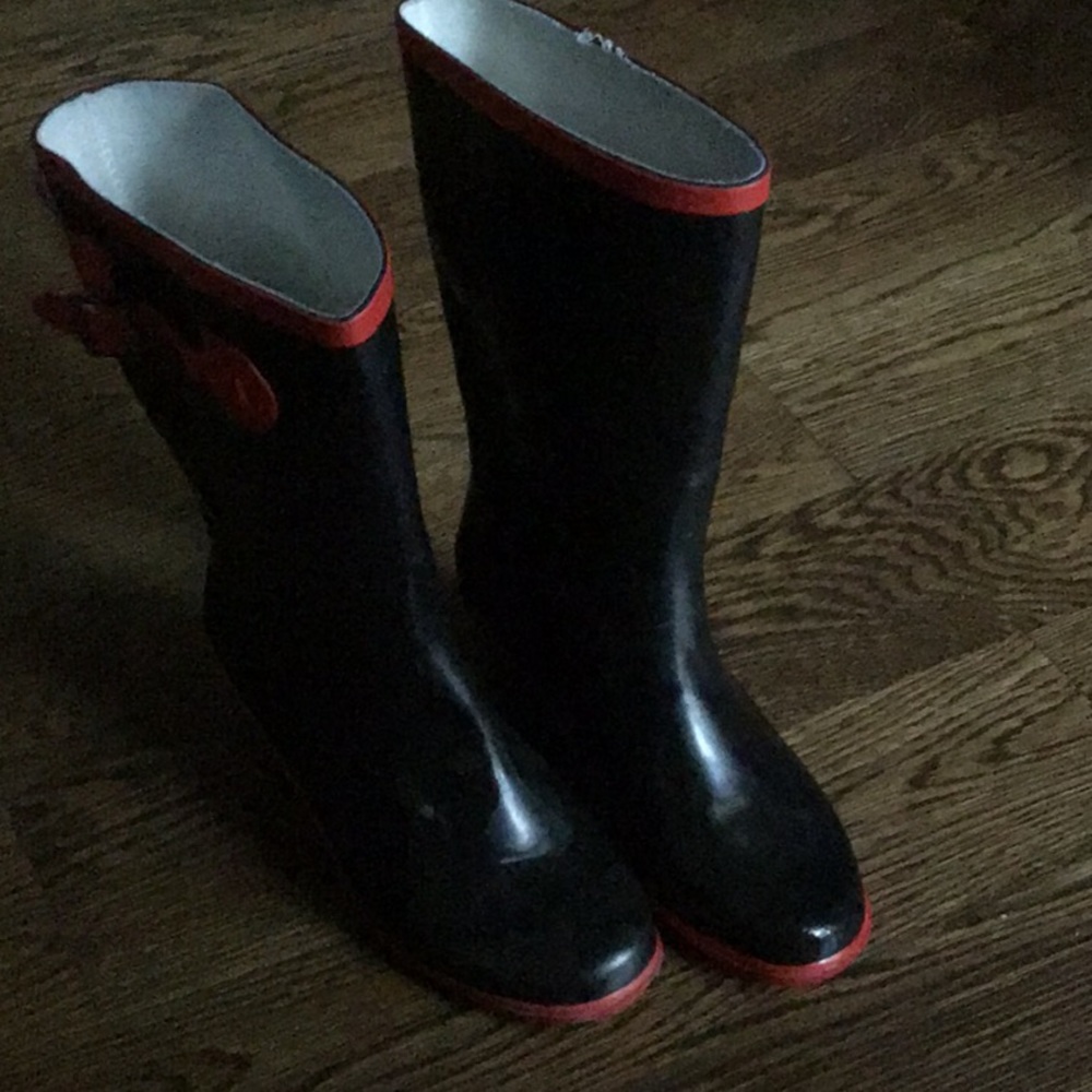 Stylish rain boots with small wedge heel